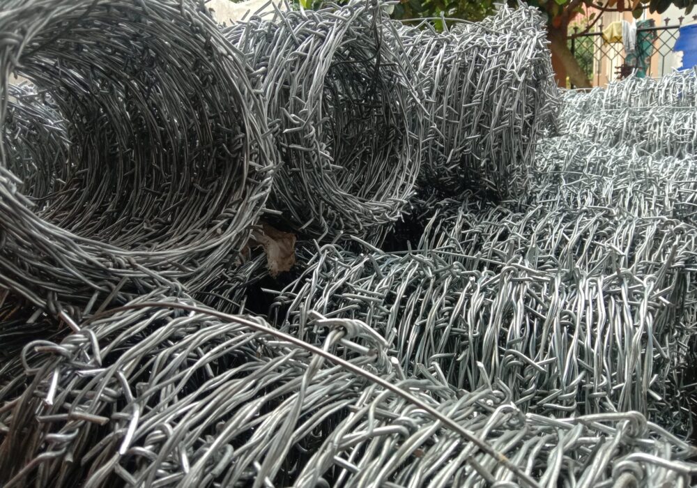 Kawat Duri - Dinamis Inti Sejahtera